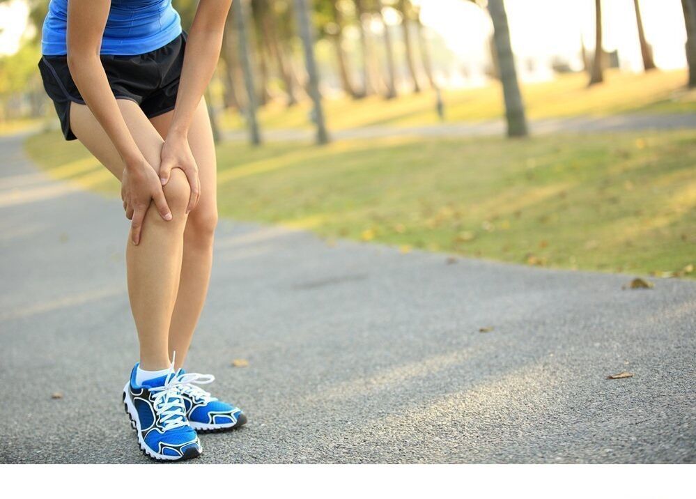 Douleur au genou avec les jambes des jambes